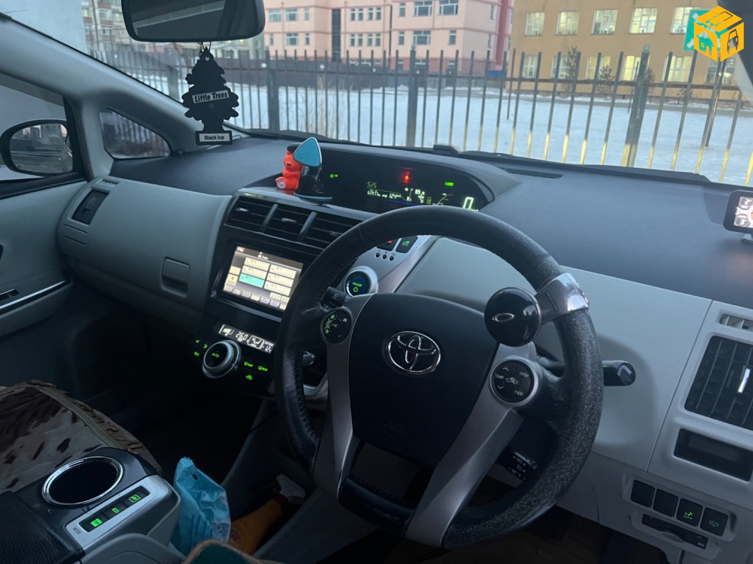 Toyota Prius 40. 41