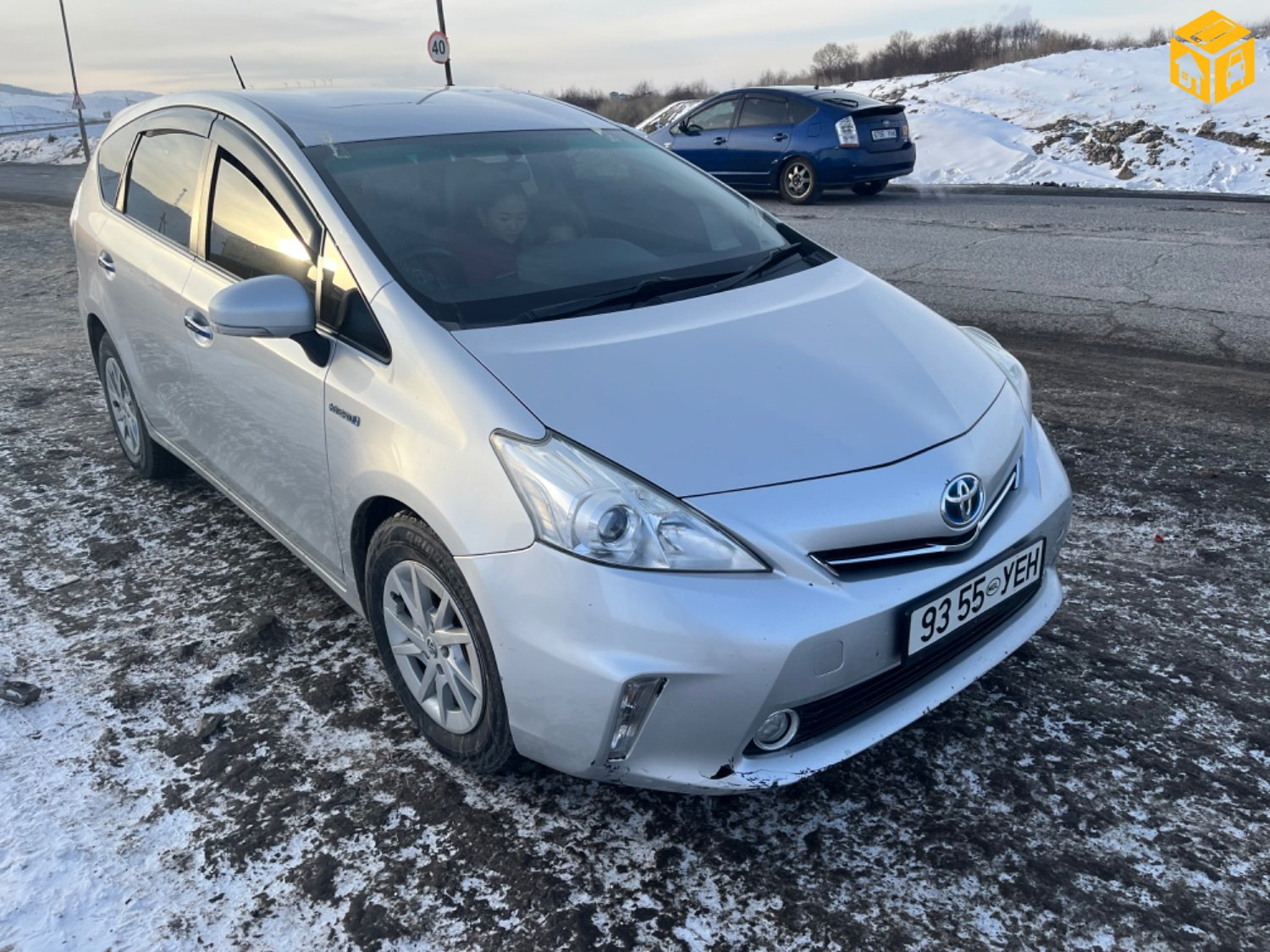 Toyota Prius 40. 41