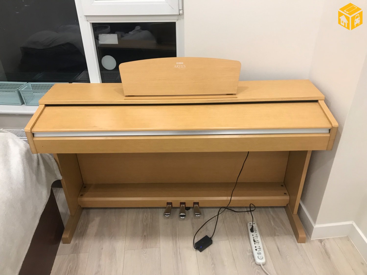 Piano Yamaha arius