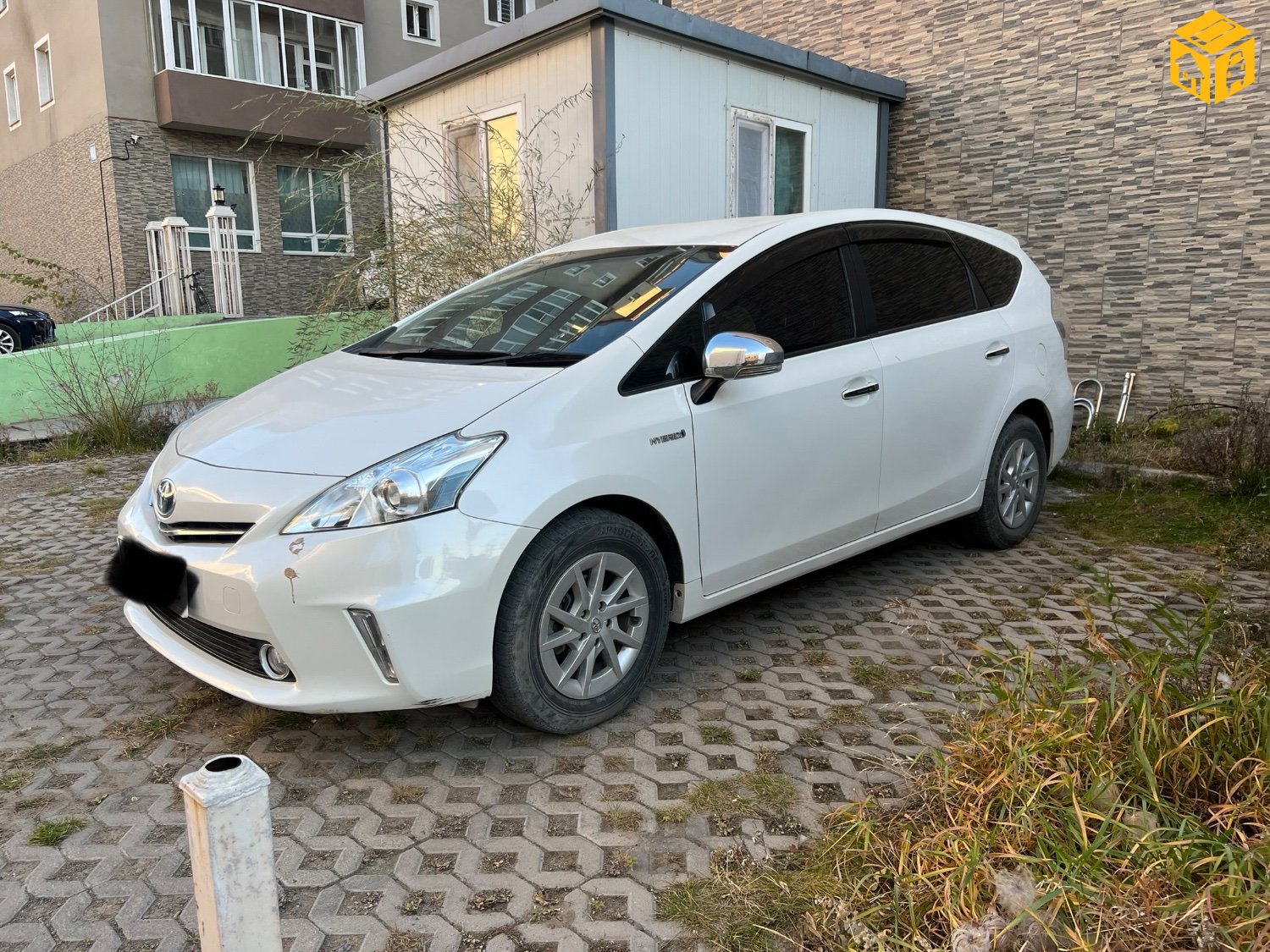 Toyota Prius 40. 41