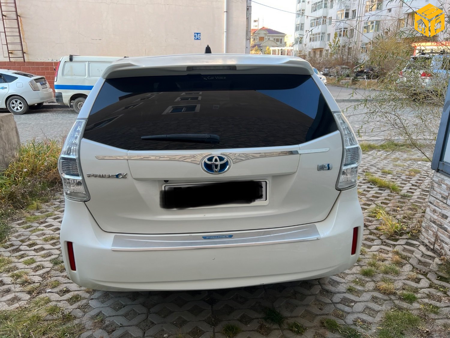 Toyota Prius 40. 41