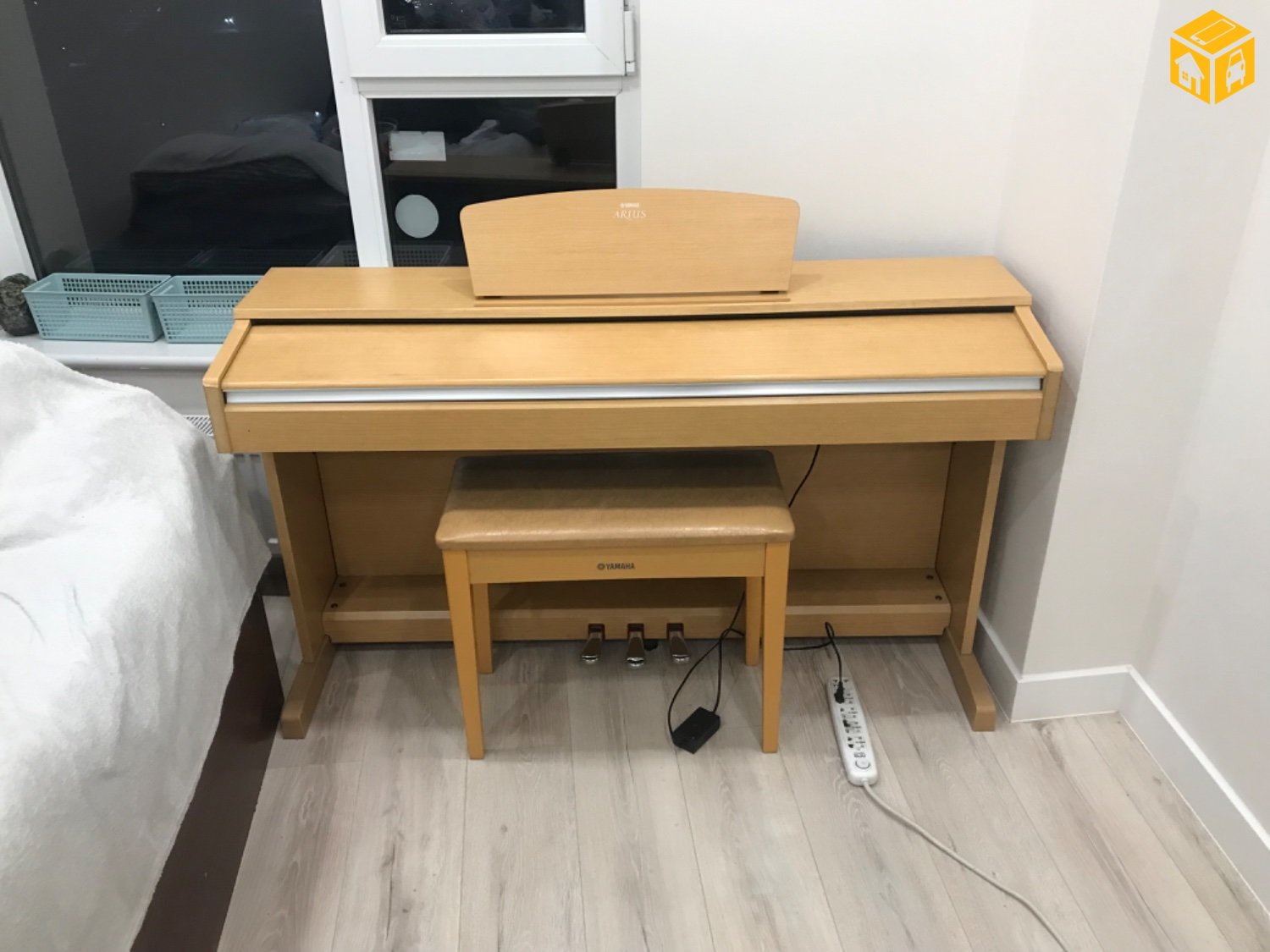 Piano Yamaha arius