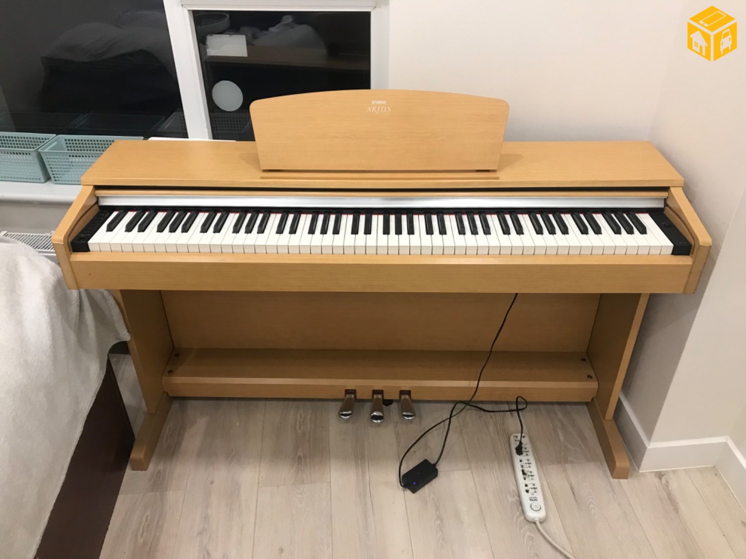 Piano Yamaha arius