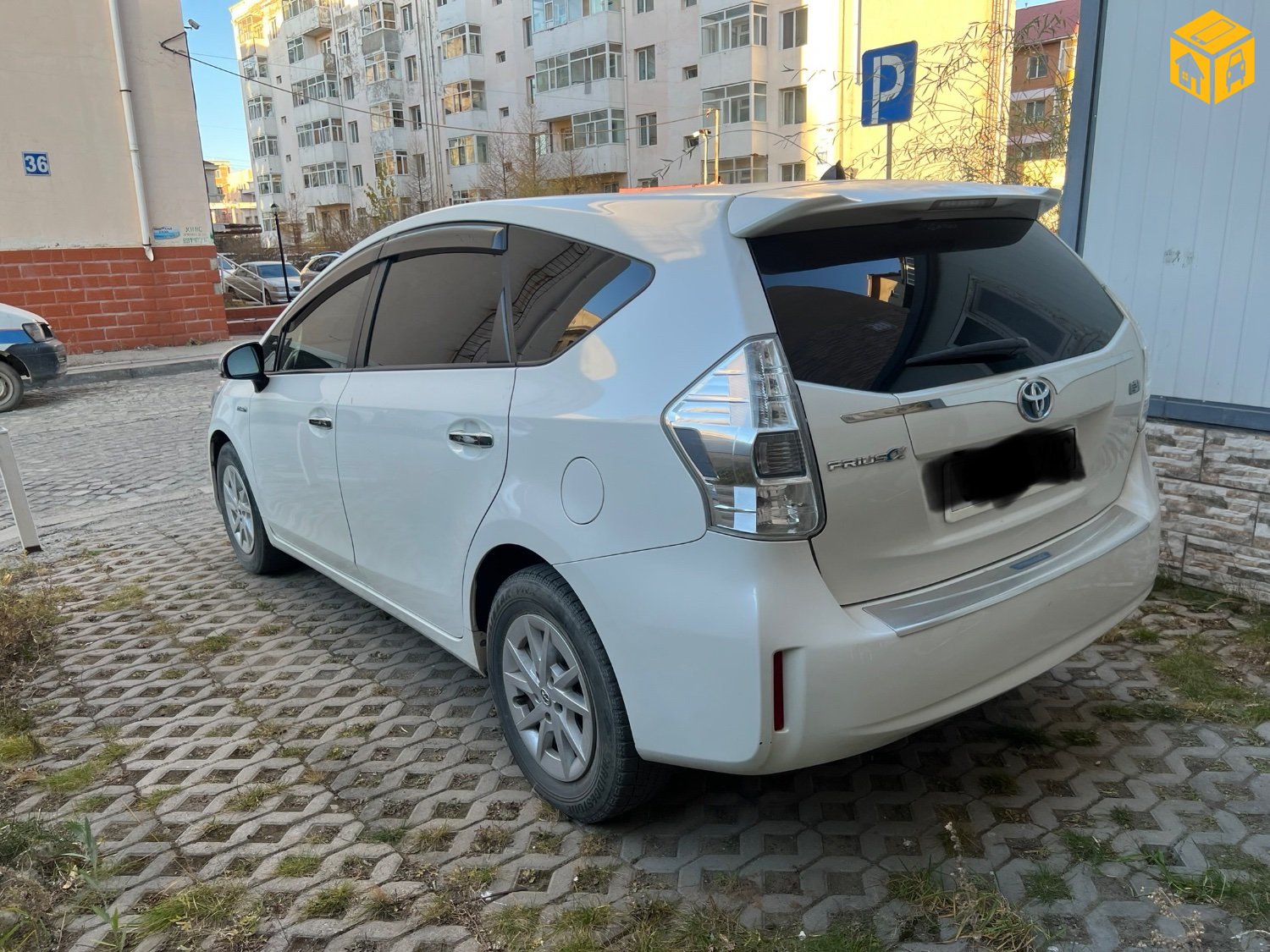 Toyota Prius 40. 41