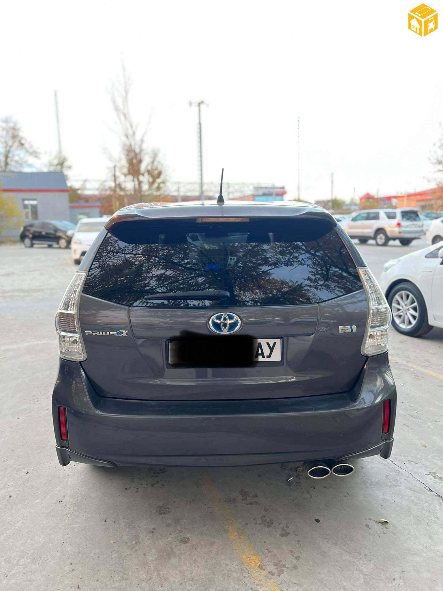 Toyota Prius 40. 41