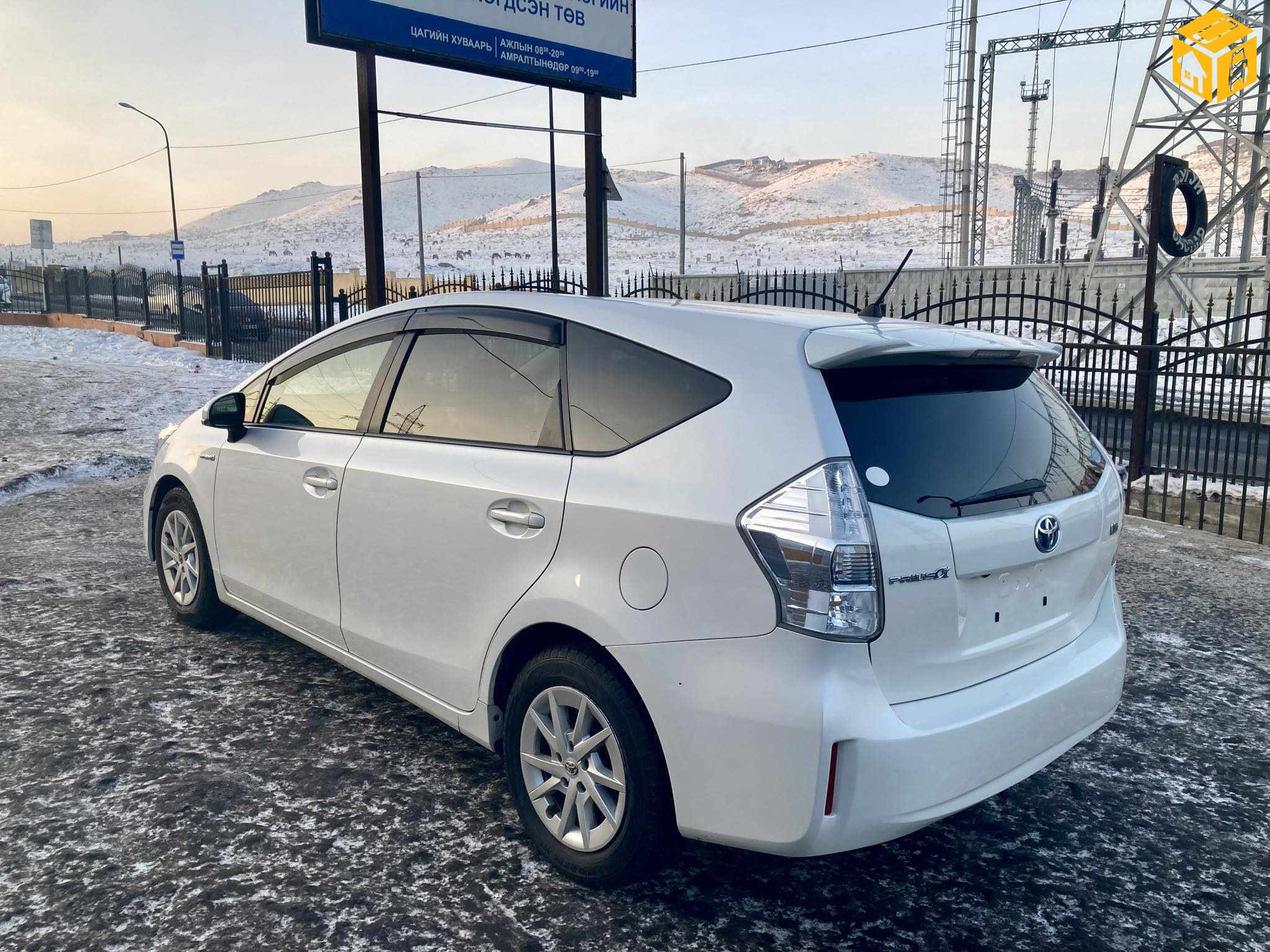 Toyota Prius 40. 41