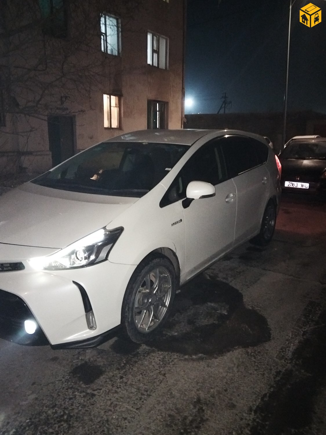 Toyota Prius 40. 41