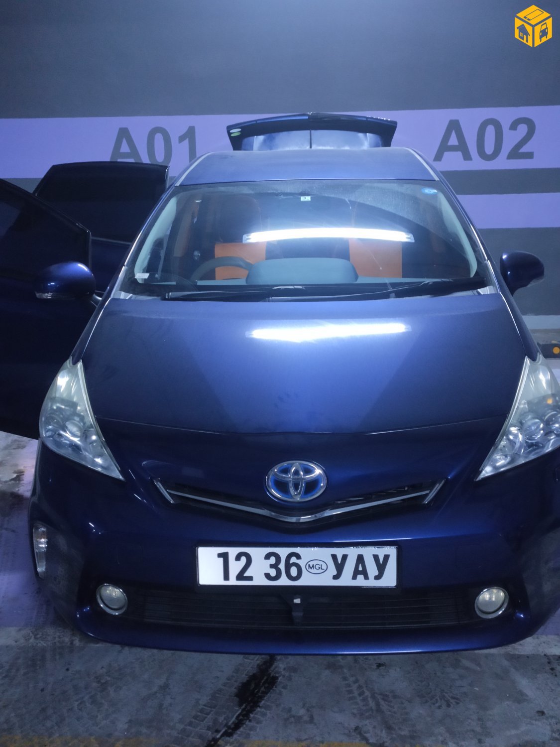 Toyota Prius 40. 41