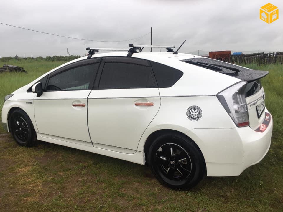 Toyota Prius 30