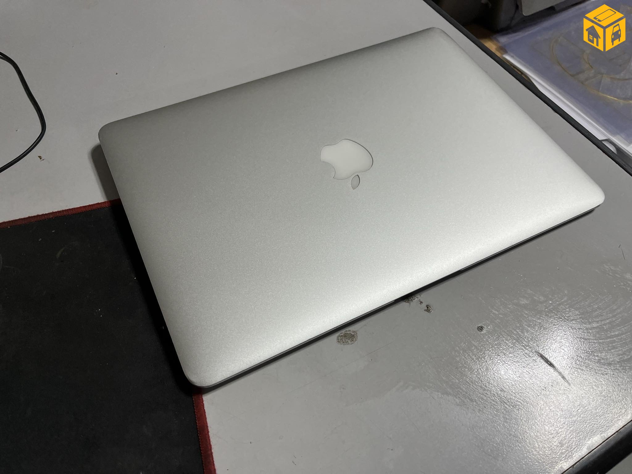 MacBook Air 2014 оюутны хэрэглээнд маш сайн. Их сургуулиа төгссөн учир зарж байгаа