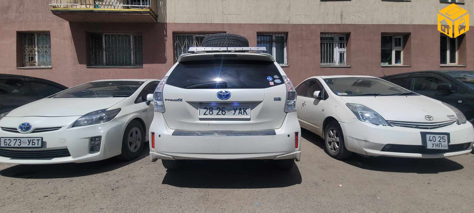 Toyota Prius 40. 41