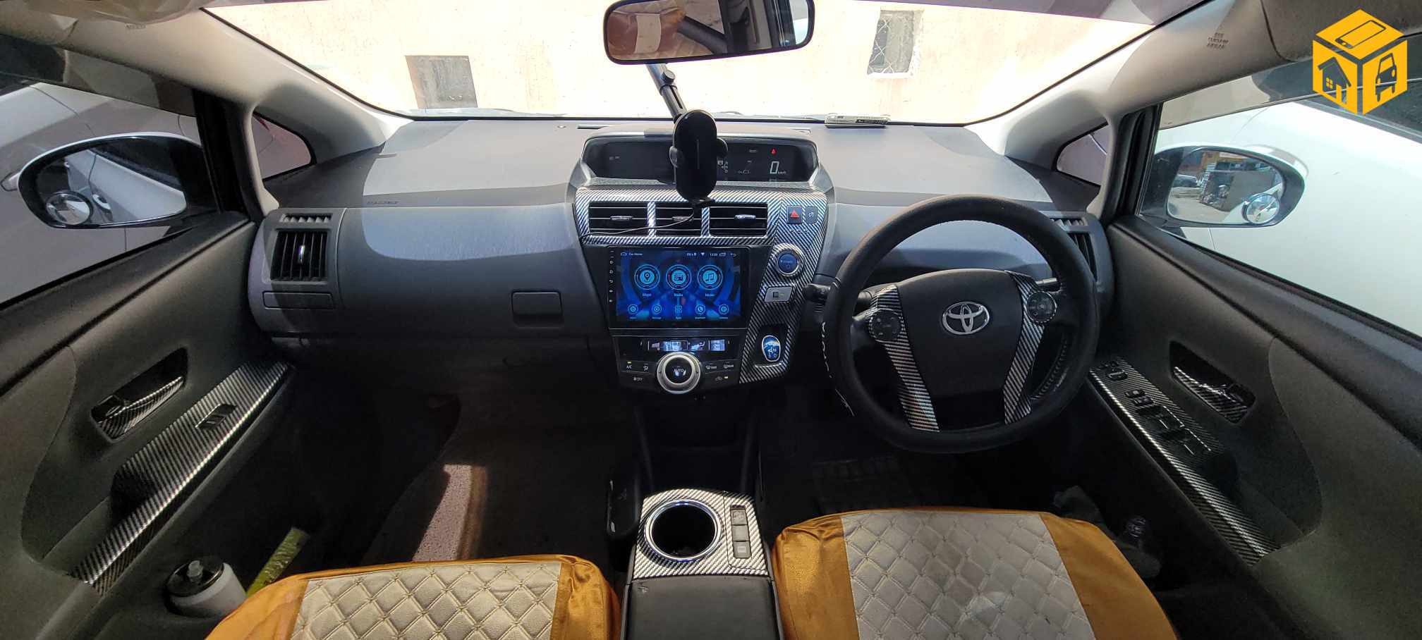 Toyota Prius 40. 41
