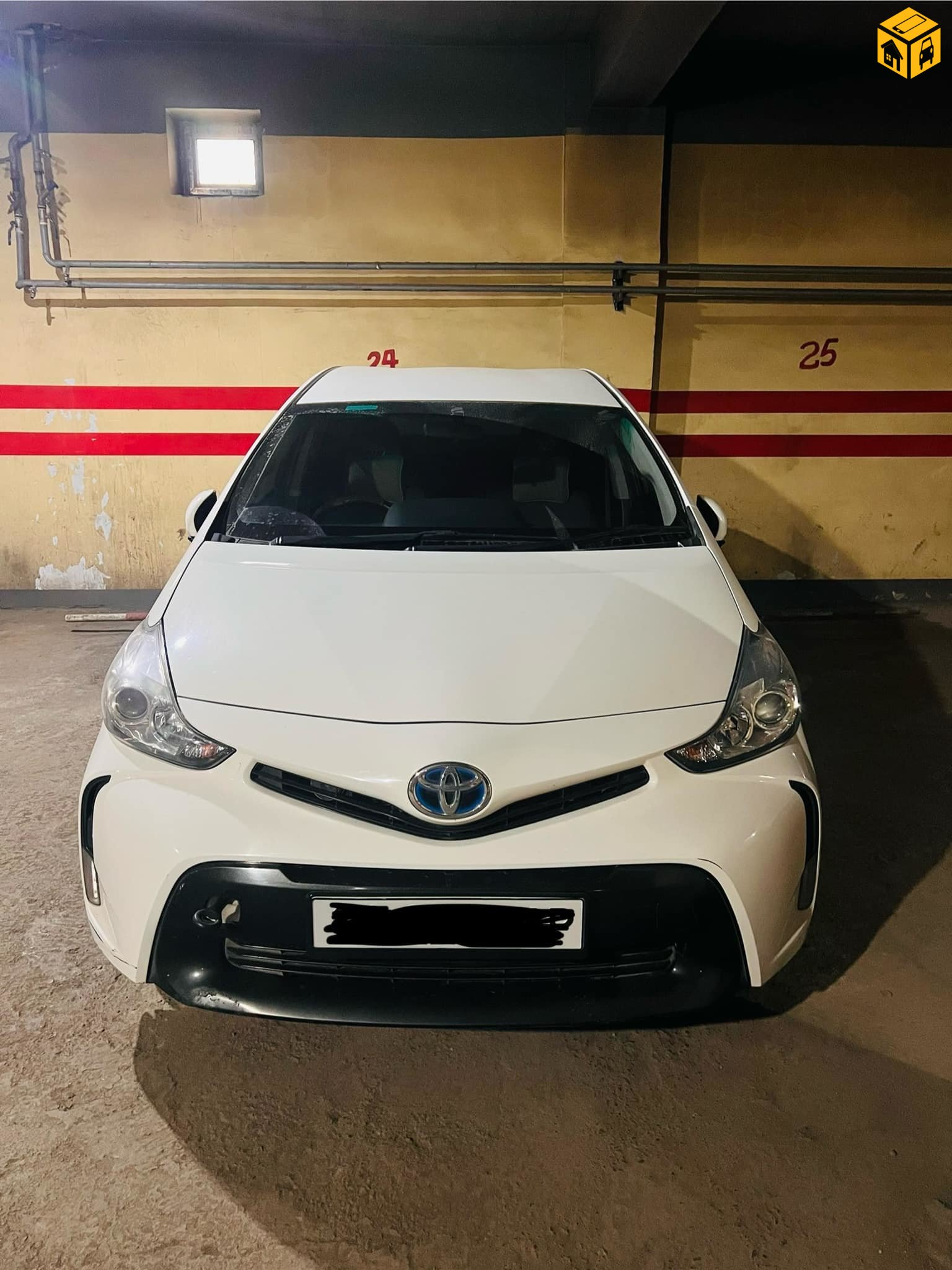 Toyota Prius 40. 41