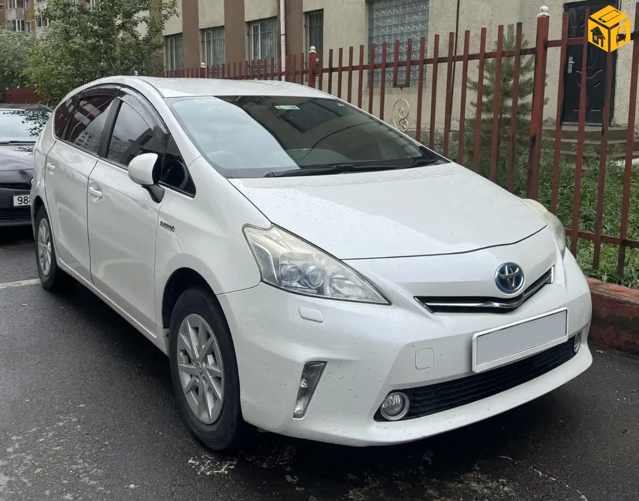 Toyota Prius 40. 41