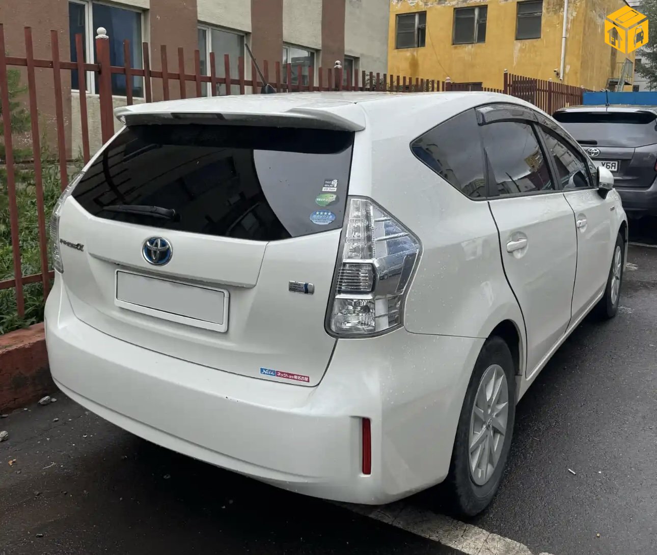 Toyota Prius 40. 41