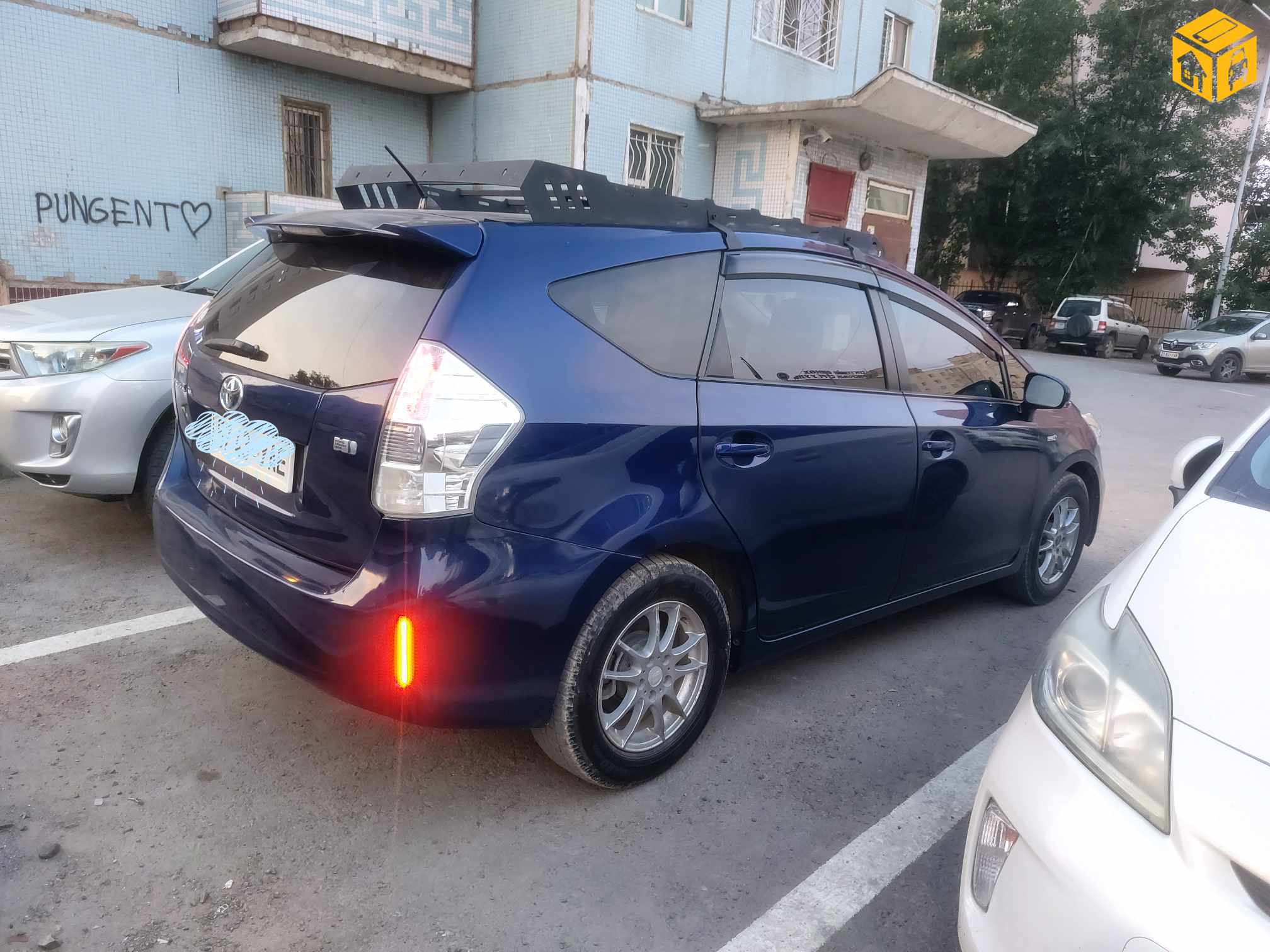 Toyota Prius 40. 41